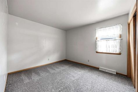 309 E 10th Street Tipton IA 52772