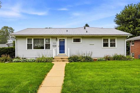 309 E 10th Street Tipton IA 52772