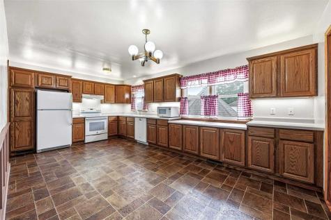 309 E 10th Street Tipton IA 52772