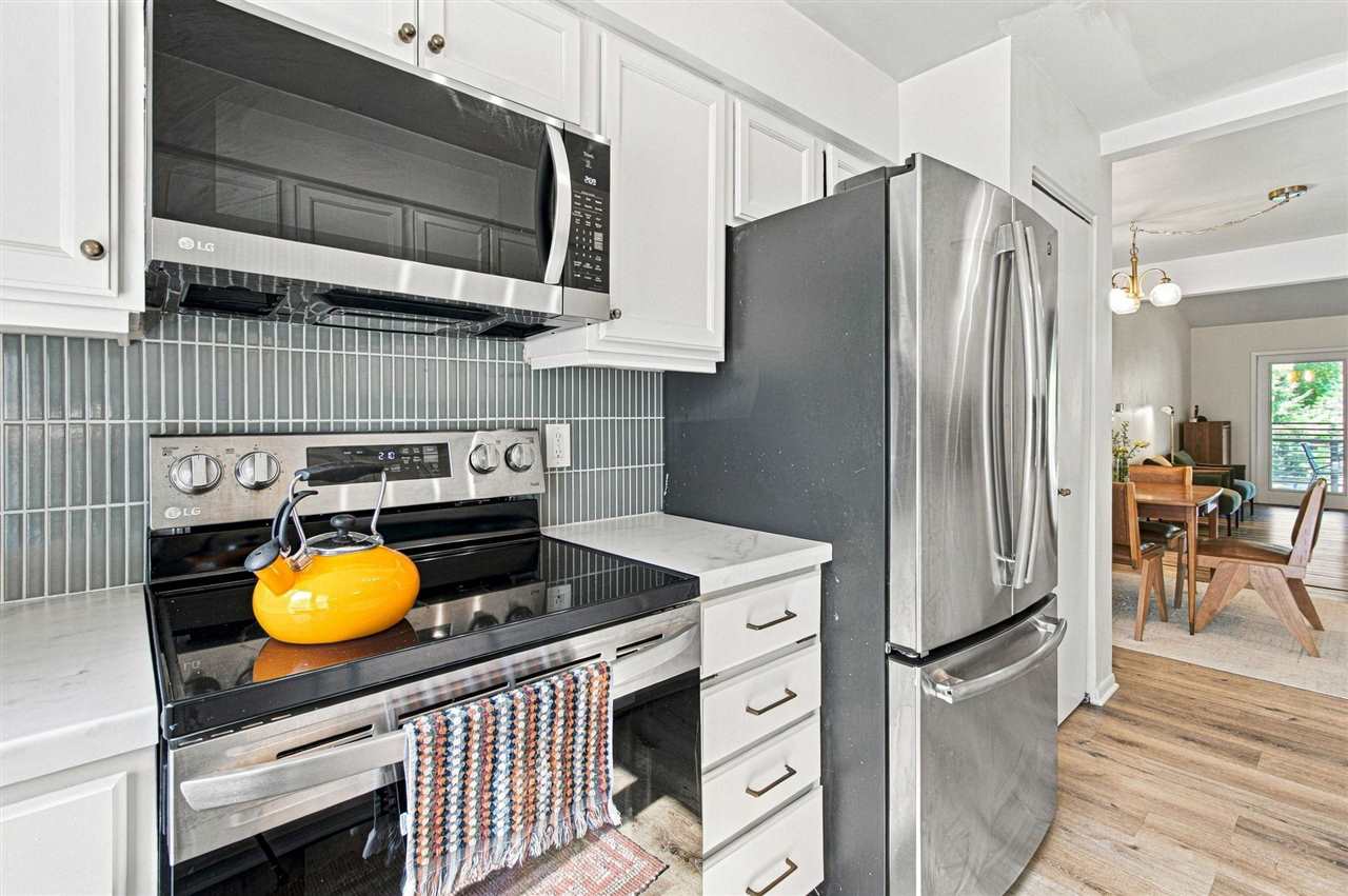 2228 Plaen View Drive Iowa City IA 52246
