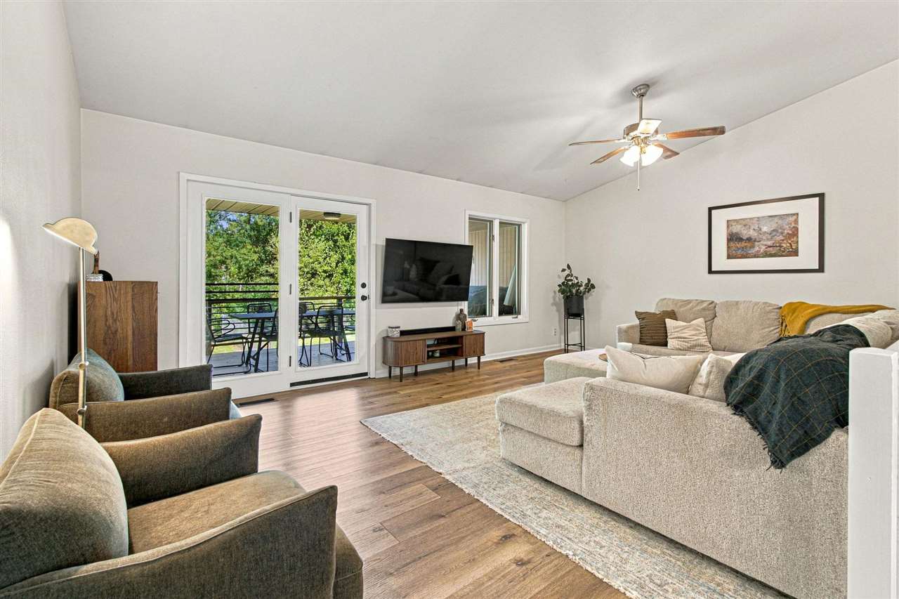 2228 Plaen View Drive Iowa City IA 52246