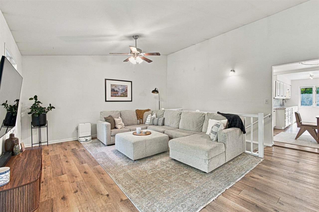 2228 Plaen View Drive Iowa City IA 52246