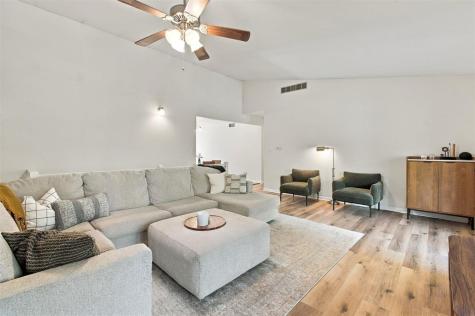2228 Plaen View Drive Iowa City IA 52246