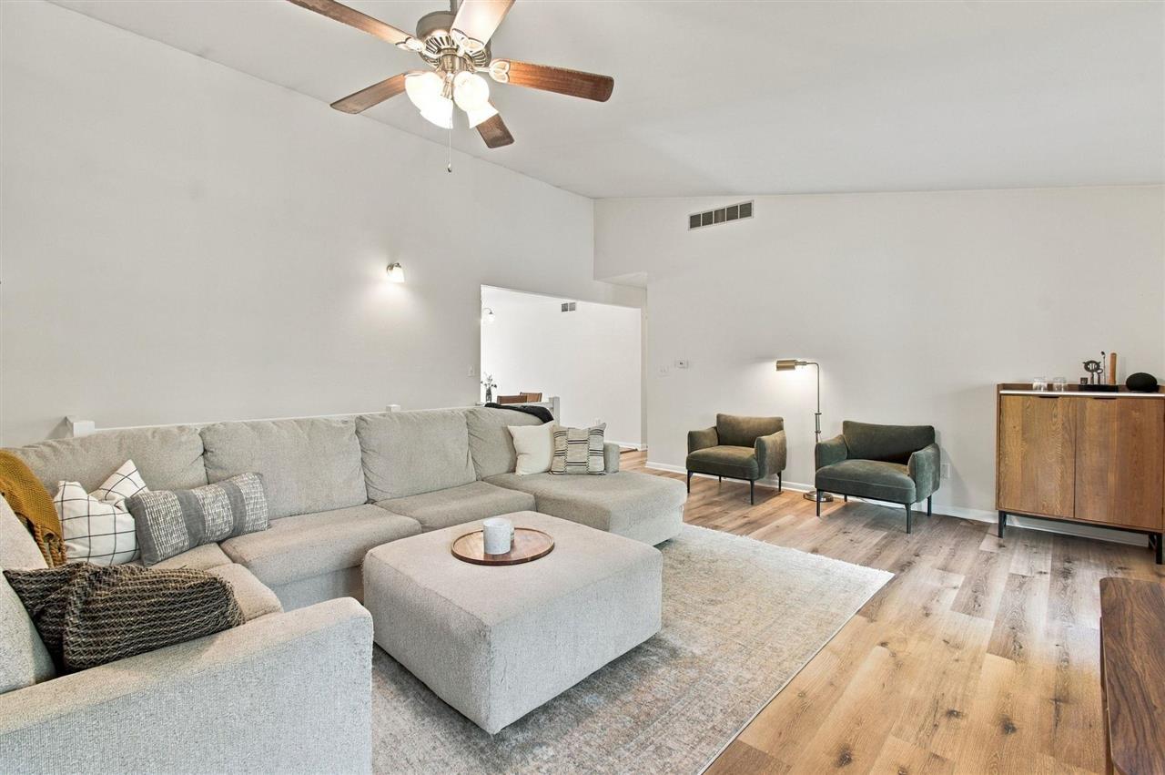 2228 Plaen View Drive Iowa City IA 52246