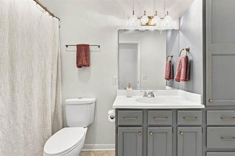 2228 Plaen View Drive Iowa City IA 52246