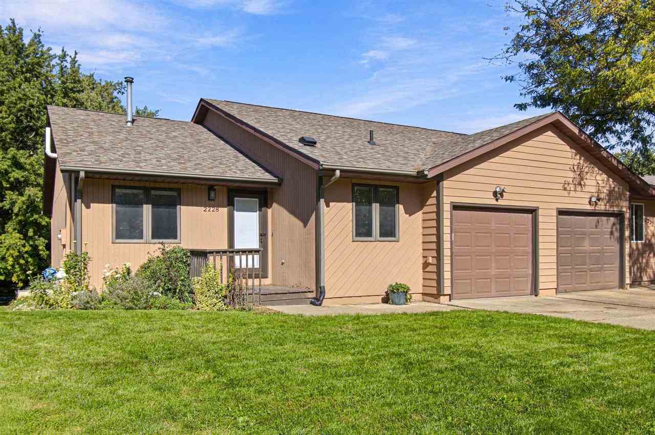 2228 Plaen View Drive Iowa City IA 52246