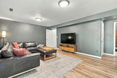 2228 Plaen View Drive Iowa City IA 52246