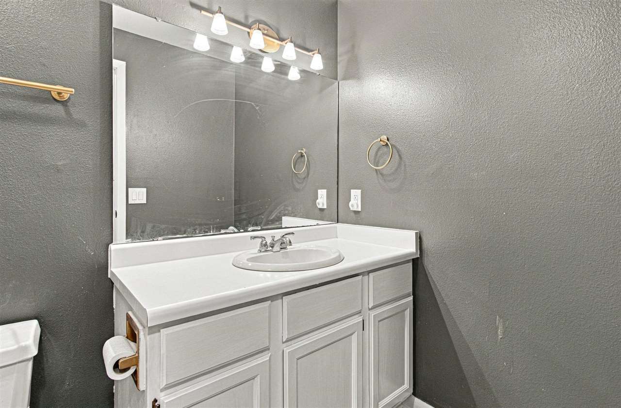 2228 Plaen View Drive Iowa City IA 52246
