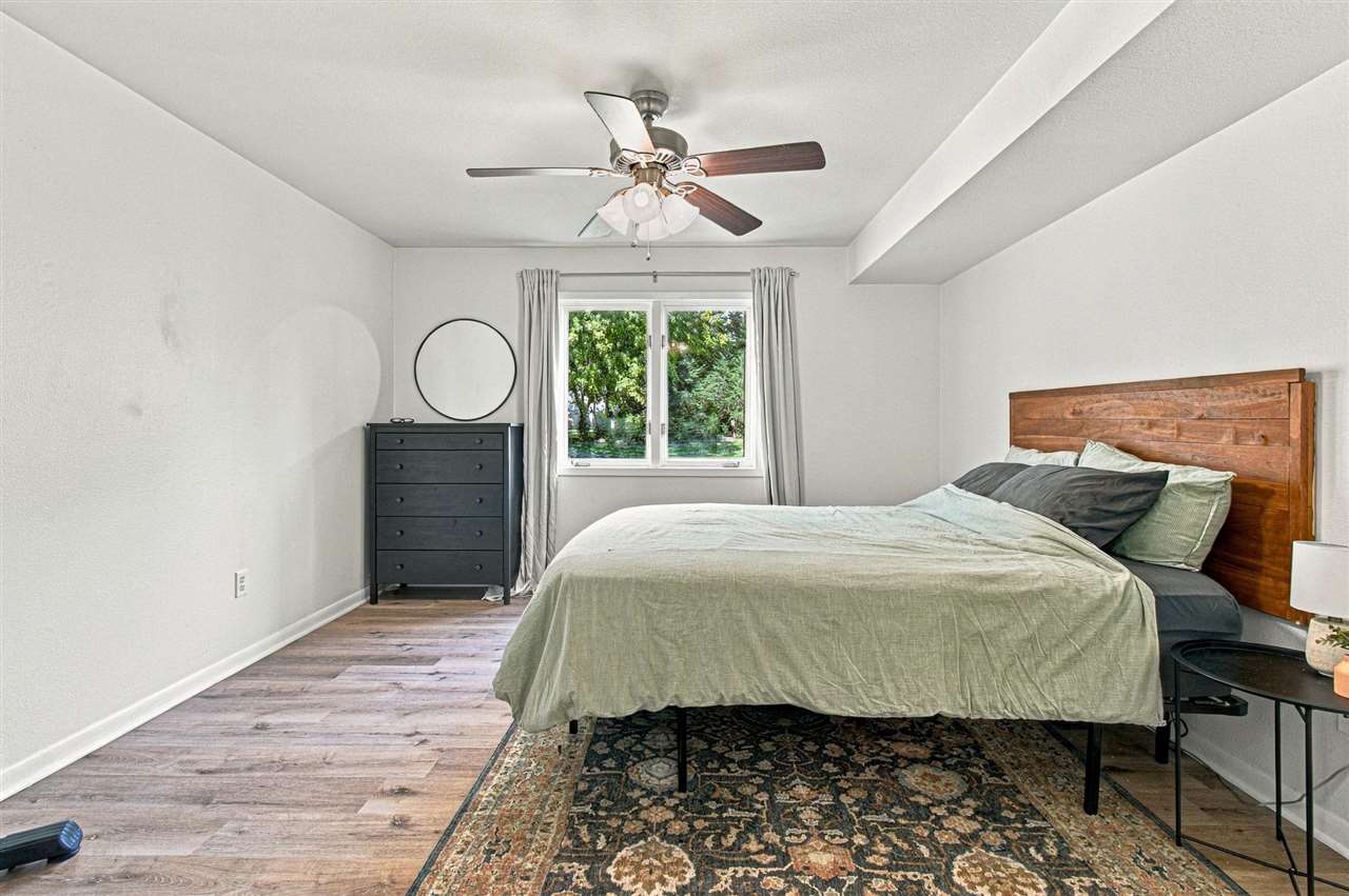 2228 Plaen View Drive Iowa City IA 52246