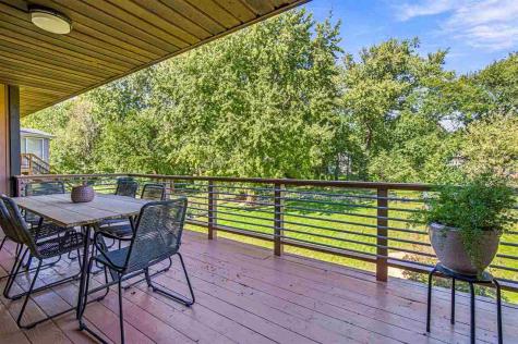 2228 Plaen View Drive Iowa City IA 52246