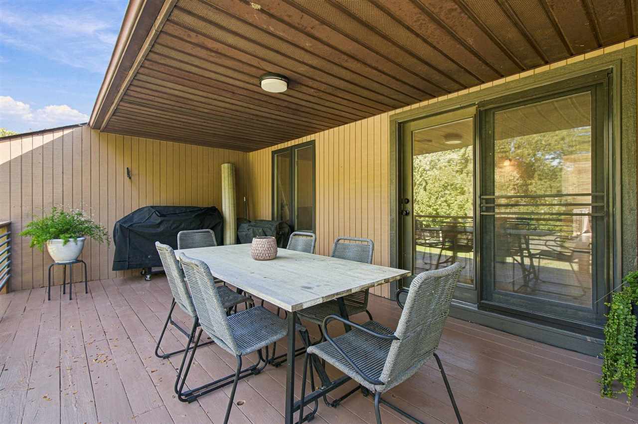 2228 Plaen View Drive Iowa City IA 52246