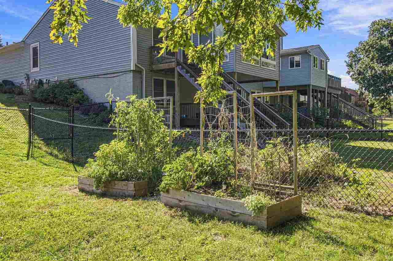 2228 Plaen View Drive Iowa City IA 52246