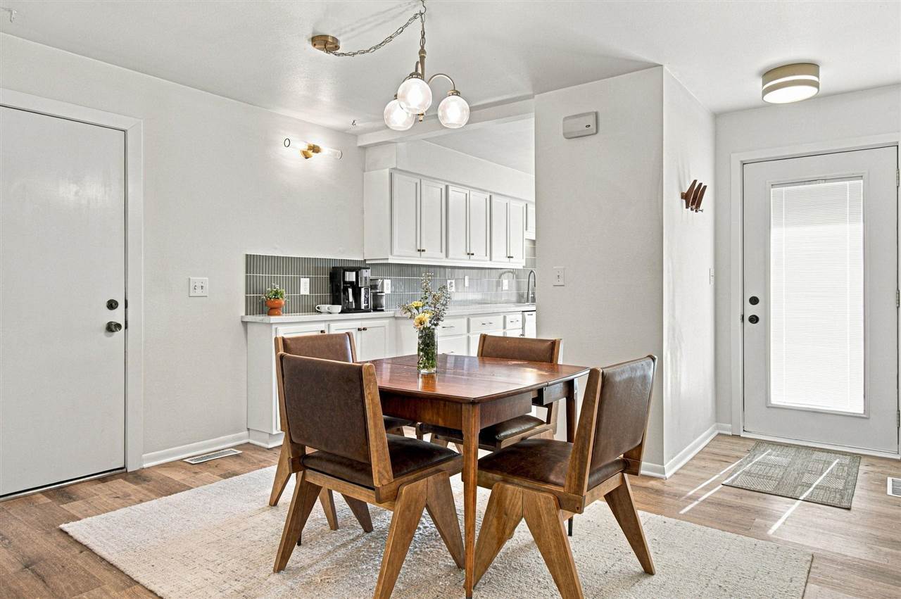 2228 Plaen View Drive Iowa City IA 52246