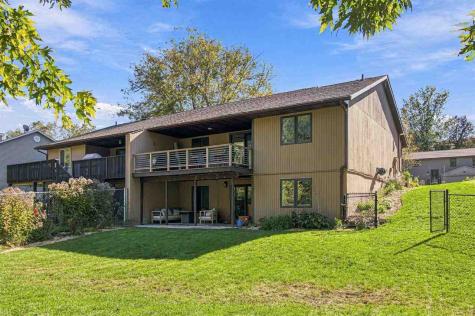 2228 Plaen View Drive Iowa City IA 52246
