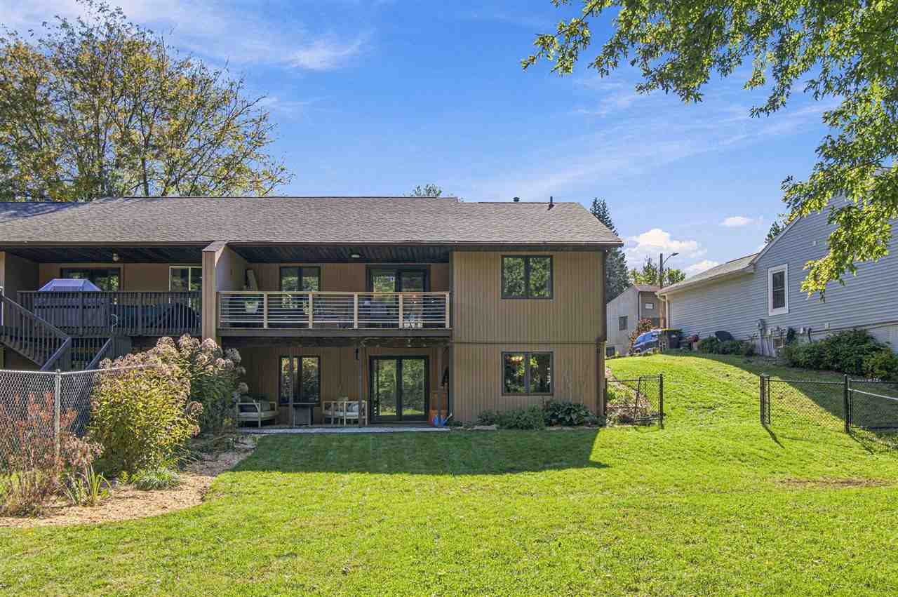 2228 Plaen View Drive Iowa City IA 52246