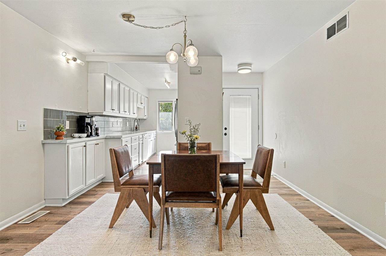 2228 Plaen View Drive Iowa City IA 52246