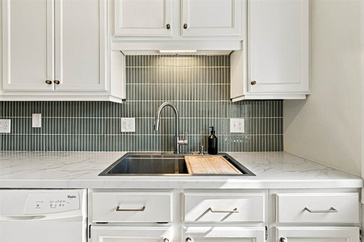 2228 Plaen View Drive Iowa City IA 52246