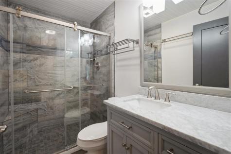 4047 Bedford Place Davenport IA 52806