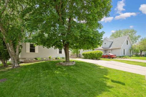 4047 Bedford Place Davenport IA 52806
