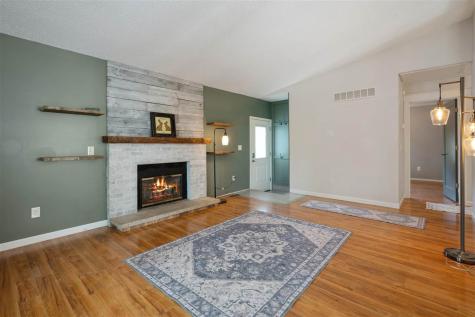 4047 Bedford Place Davenport IA 52806