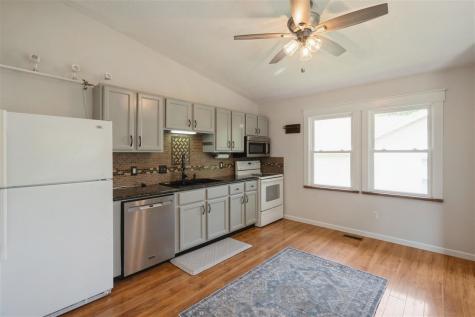 4047 Bedford Place Davenport IA 52806