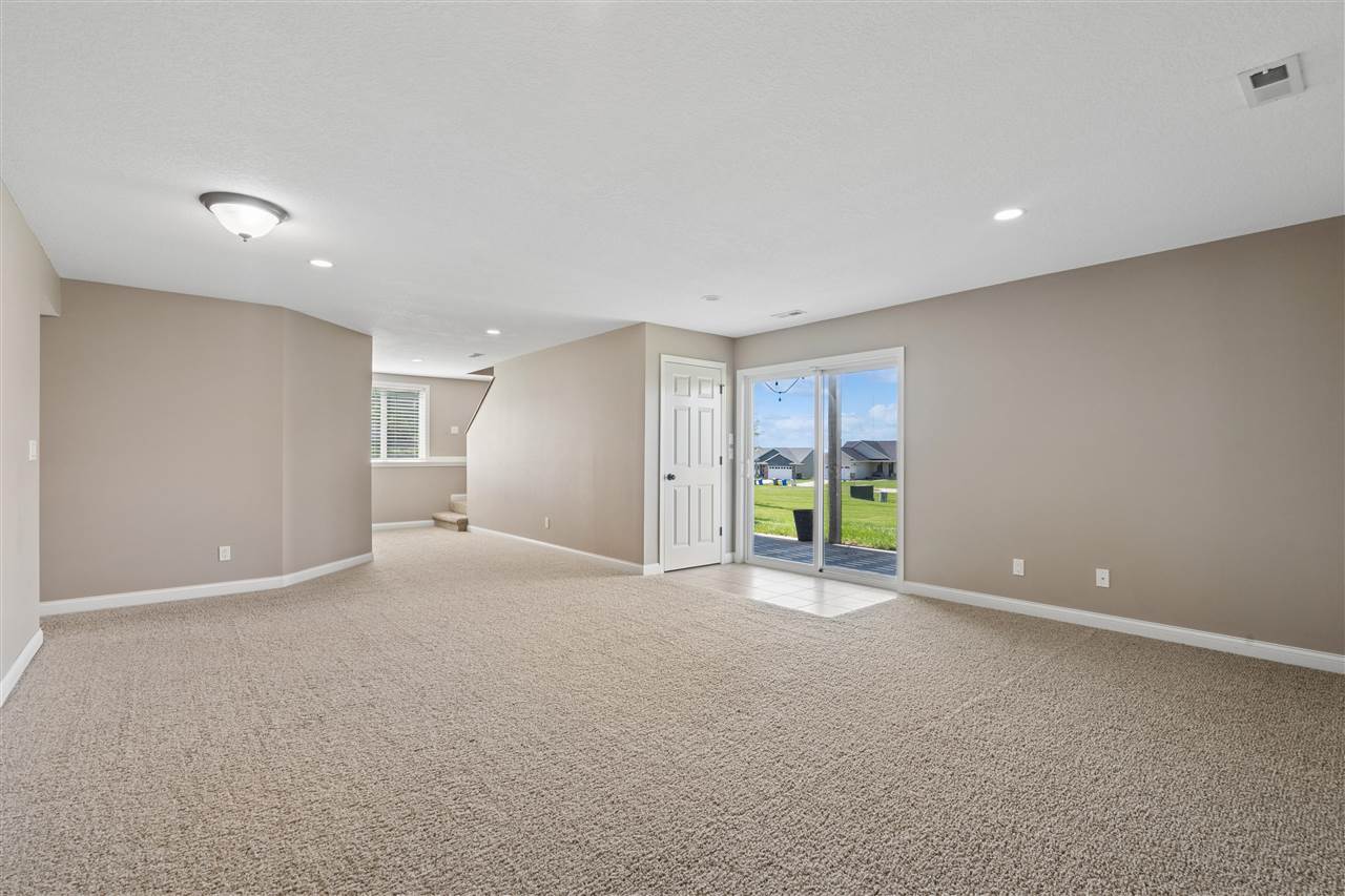 5012 SW Hay Field Court Cedar Rapids IA 52404