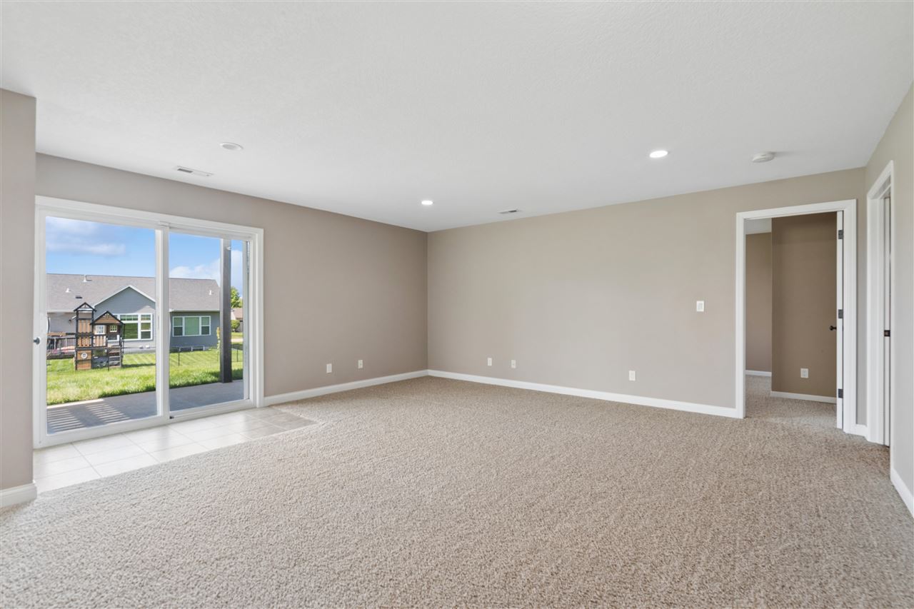 5012 SW Hay Field Court Cedar Rapids IA 52404