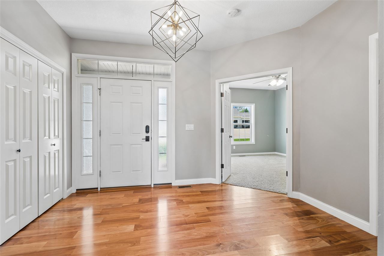 5012 SW Hay Field Court Cedar Rapids IA 52404