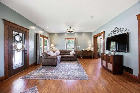 210 Walnut Street Tipton IA 52772