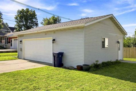 210 Walnut Street Tipton IA 52772