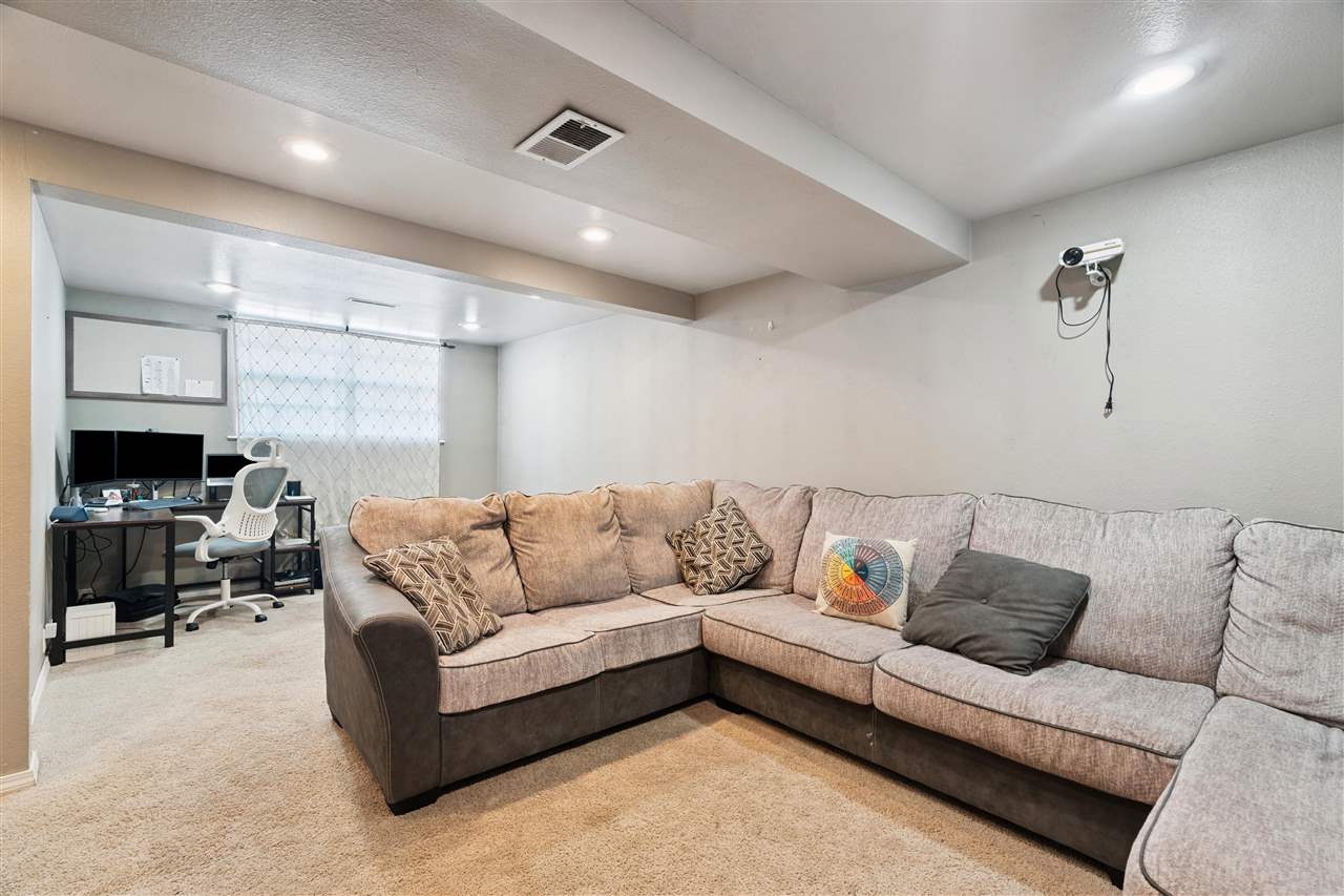 6319 Eastview Avenue SW Cedar Rapids IA 52404