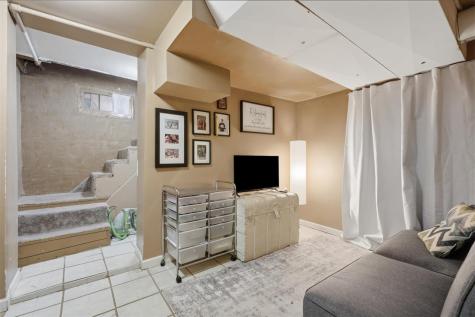 914 S 2nd Avenue Washington IA 52353