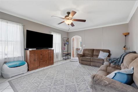 914 S 2nd Avenue Washington IA 52353