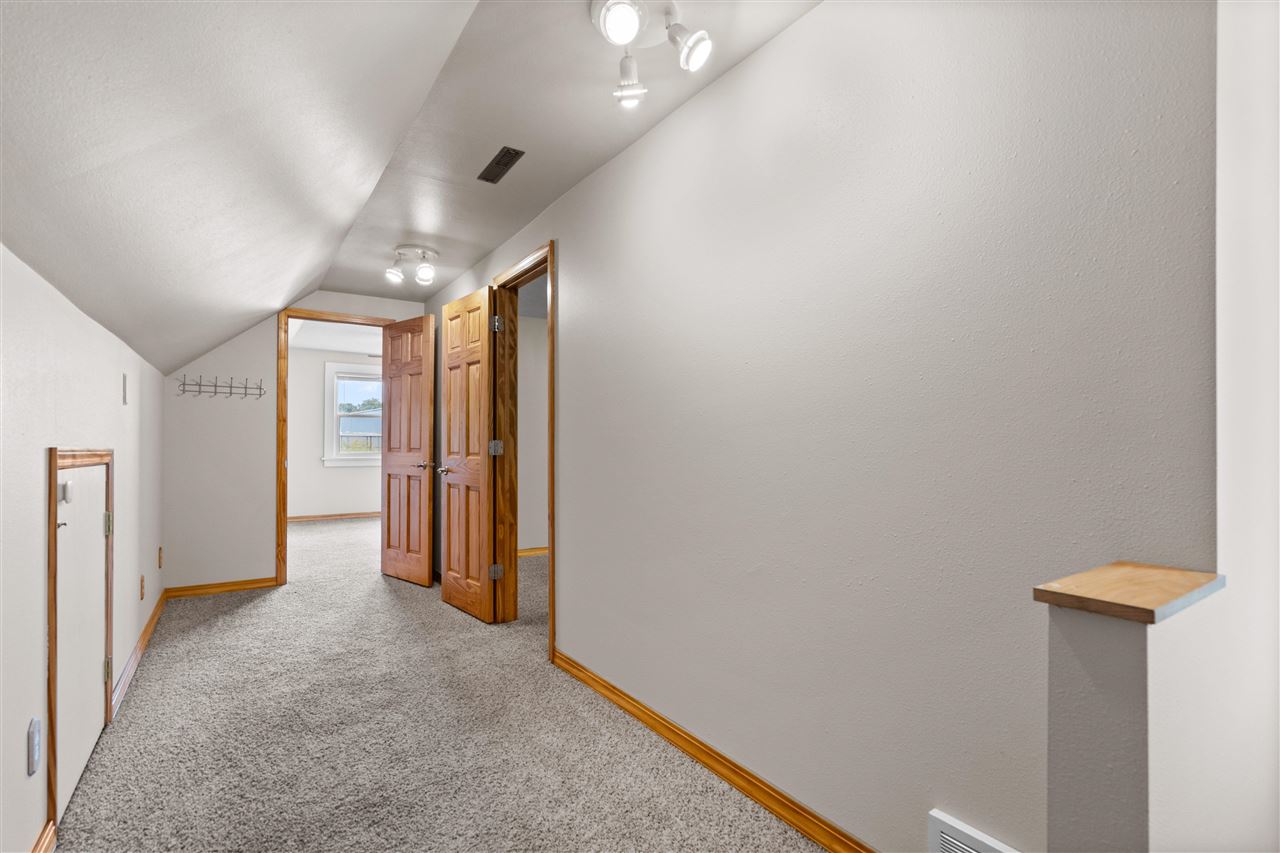 1857 E Avenue NE Cedar Rapids IA 52402