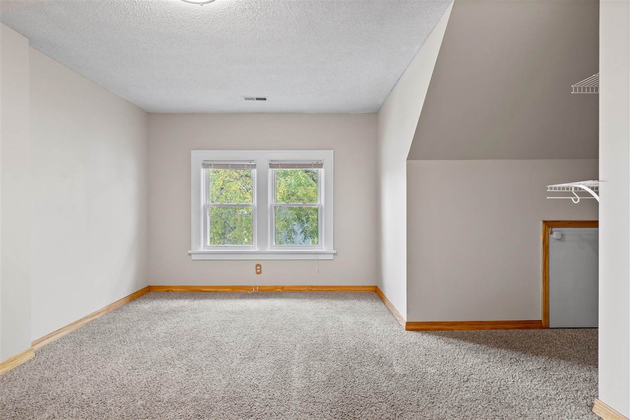 1857 E Avenue NE Cedar Rapids IA 52402