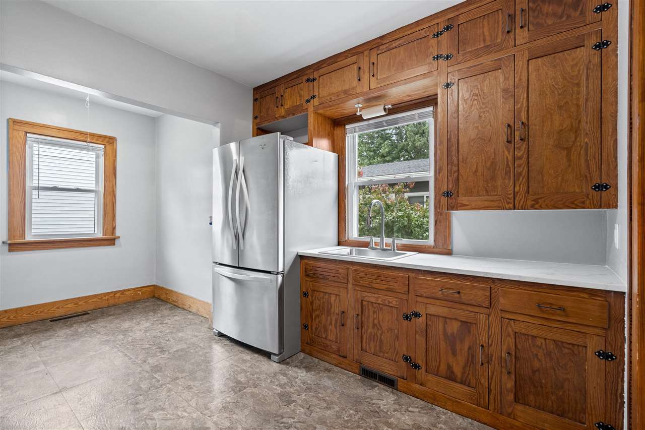 1857 E Avenue NE Cedar Rapids IA 52402