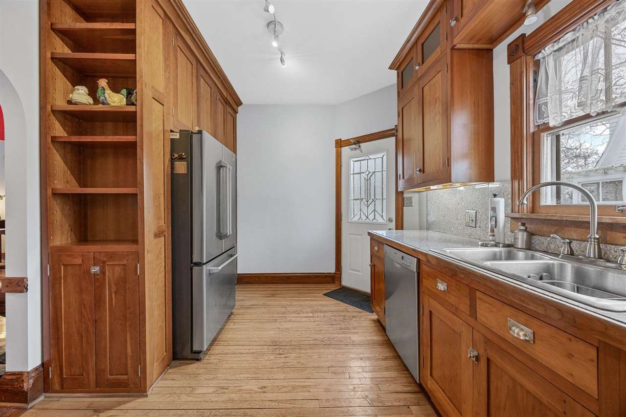 725 S Summit Street Iowa City IA 52240