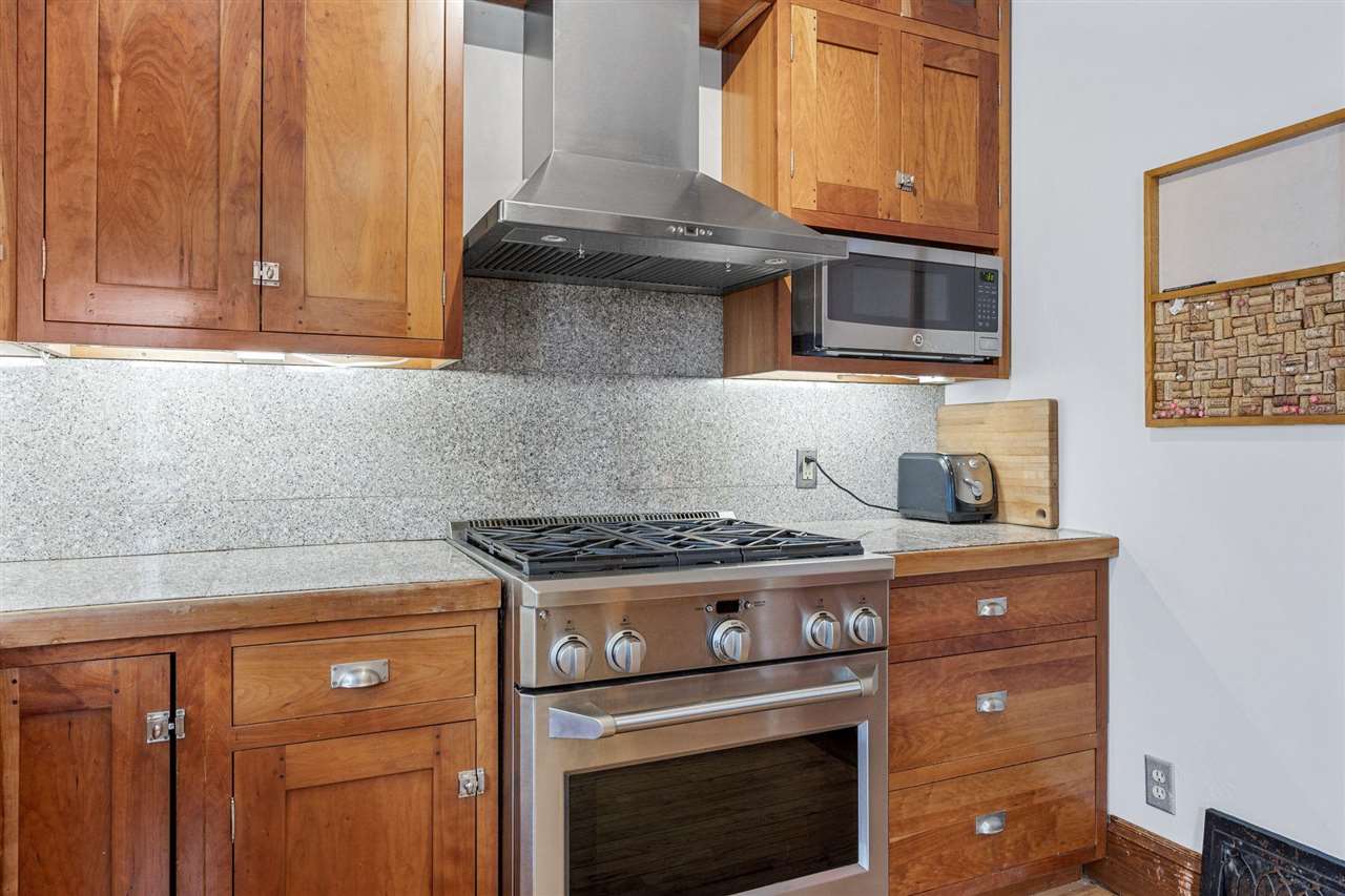 725 S Summit Street Iowa City IA 52240