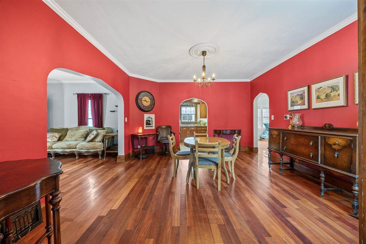 725 S Summit Street Iowa City IA 52240