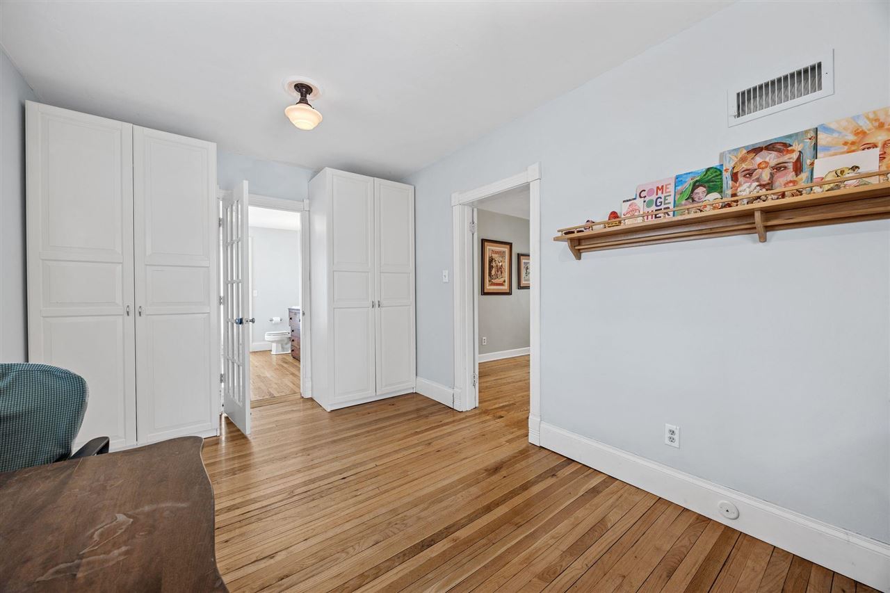 725 S Summit Street Iowa City IA 52240