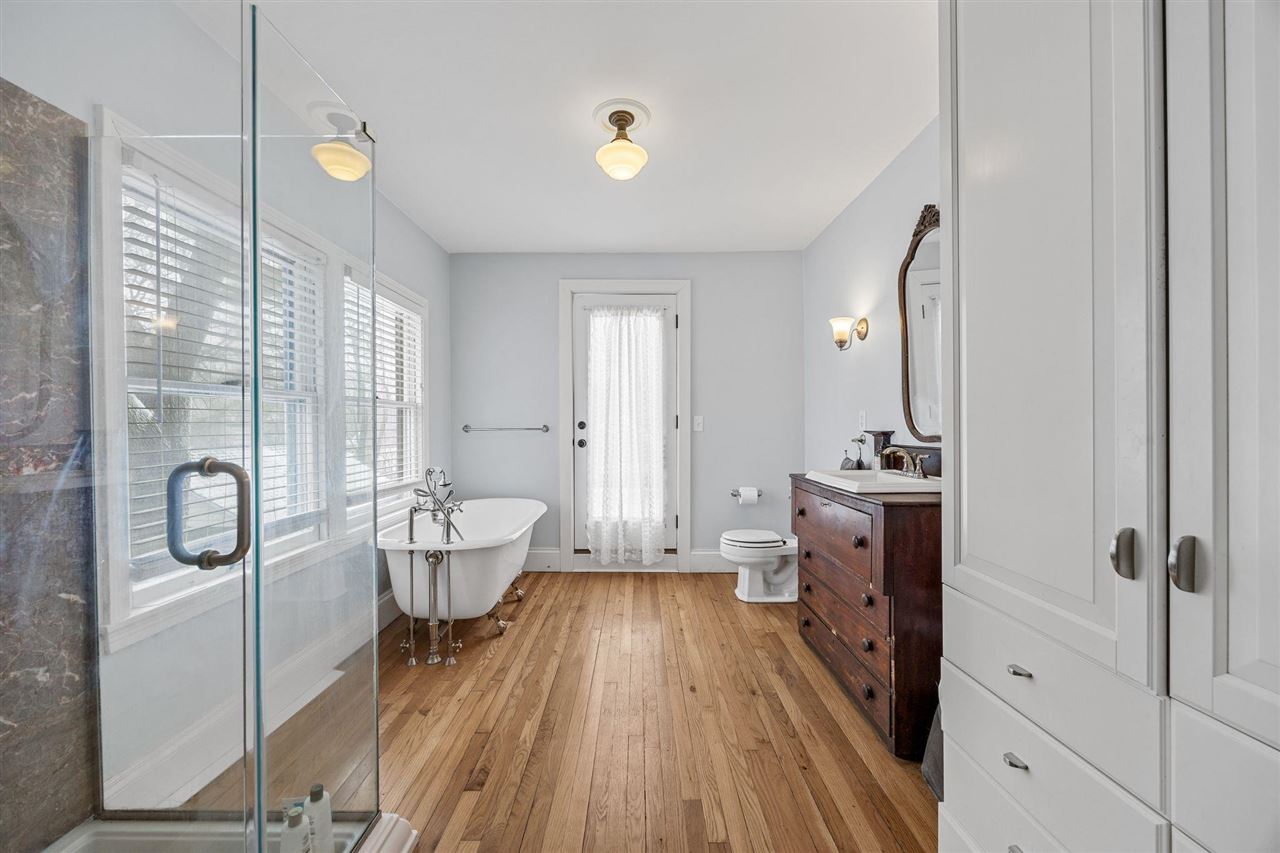 725 S Summit Street Iowa City IA 52240