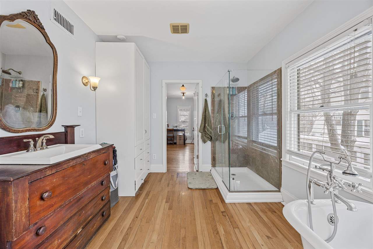 725 S Summit Street Iowa City IA 52240