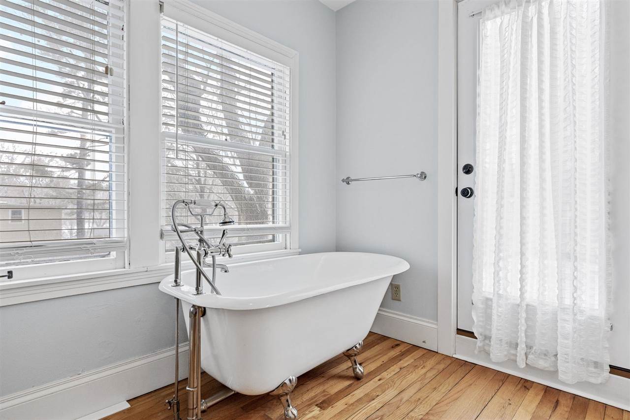 725 S Summit Street Iowa City IA 52240