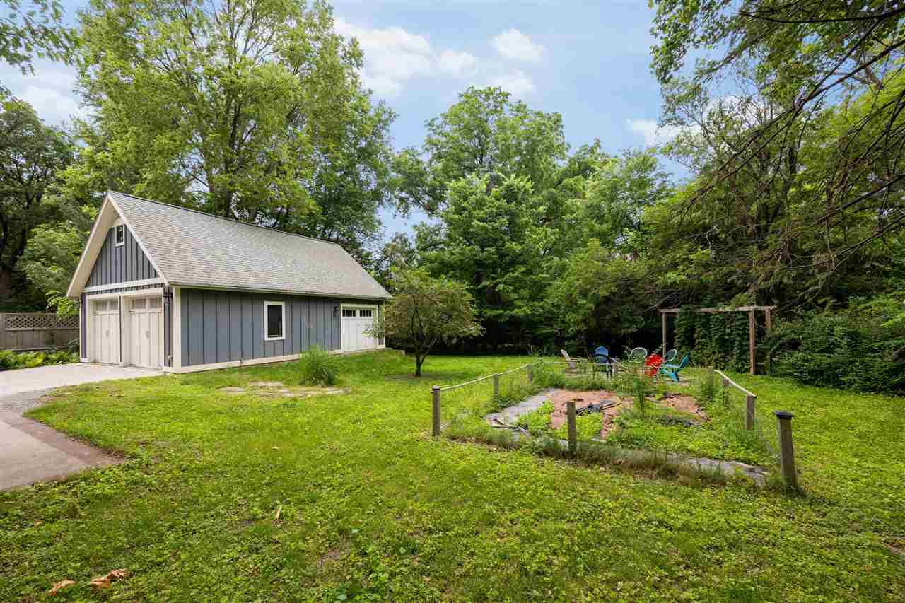 725 S Summit Street Iowa City IA 52240