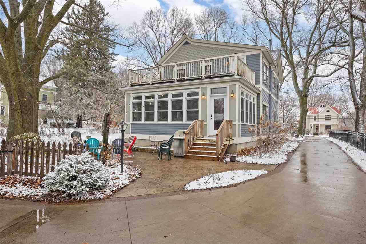 725 S Summit Street Iowa City IA 52240