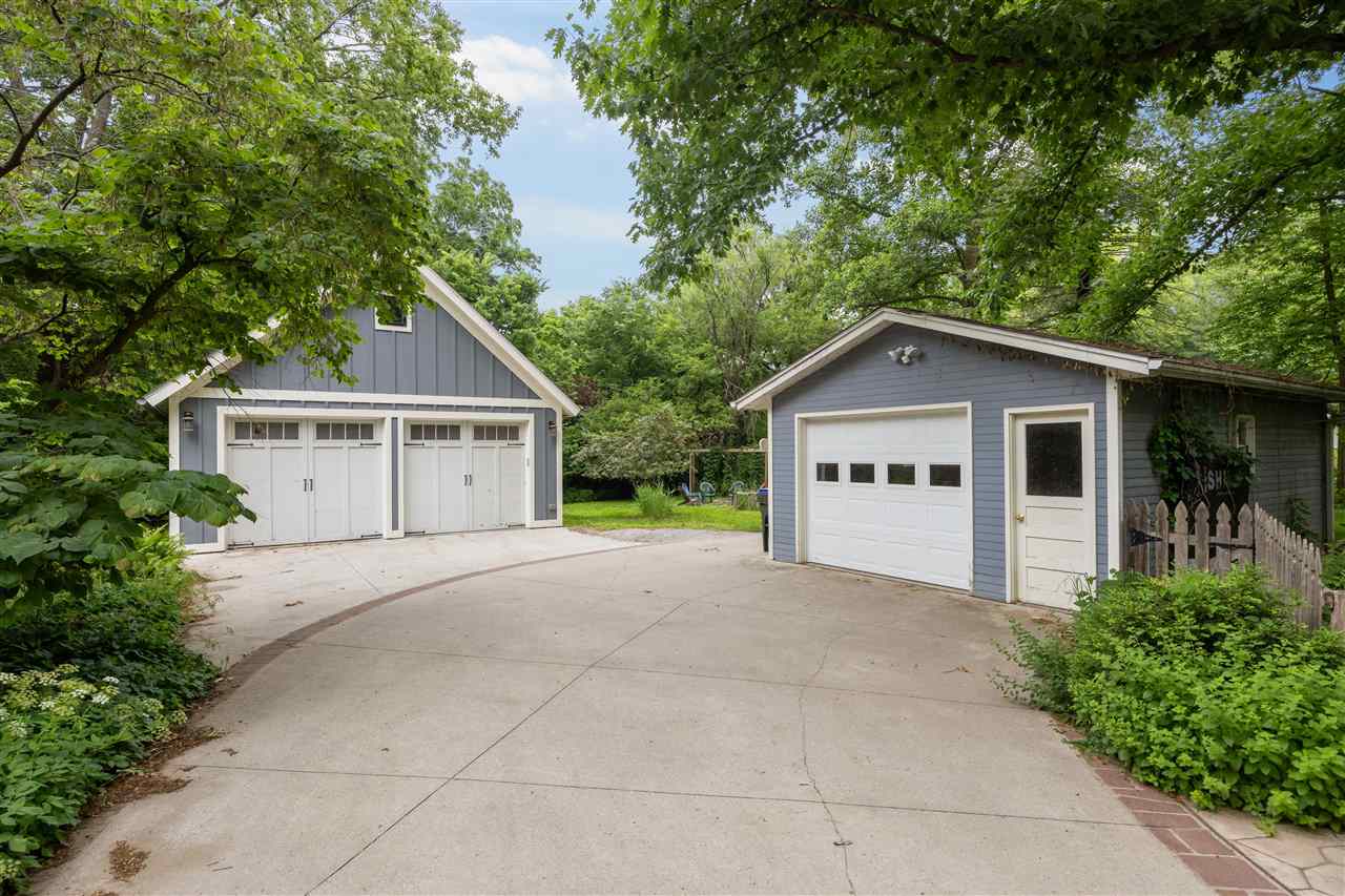 725 S Summit Street Iowa City IA 52240