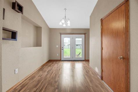 1000 Stinocher Street Solon IA 52333
