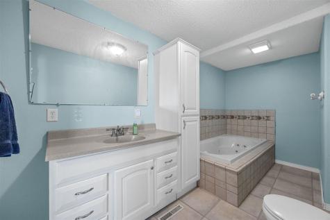 1000 Stinocher Street Solon IA 52333