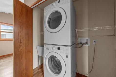 1000 Stinocher Street Solon IA 52333
