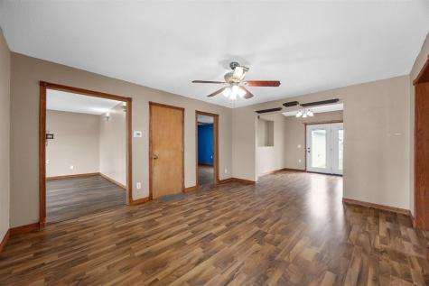 1000 Stinocher Street Solon IA 52333